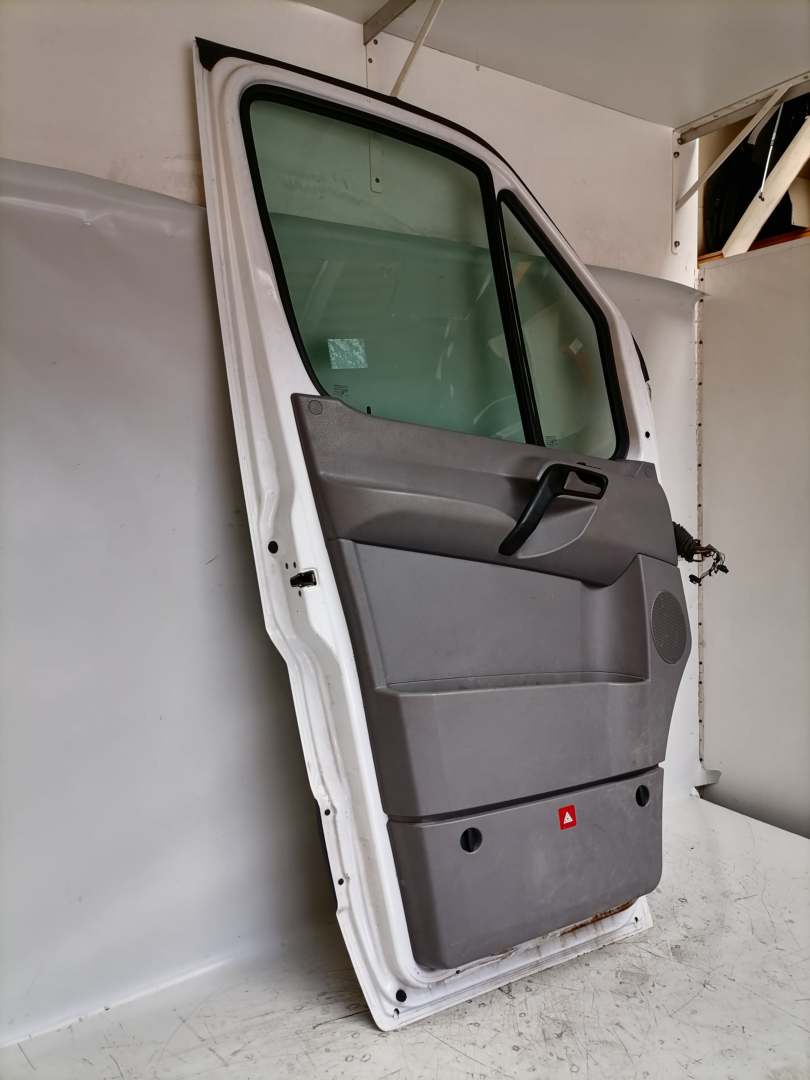 Mercedes Sprinter 906 original T&uuml;r vorn links Wei&szlig; Rohbau Bj.2010